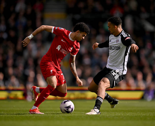 她在多个大 她在多个大