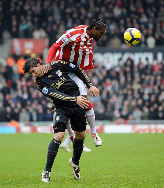 很多人对他 很多人对他